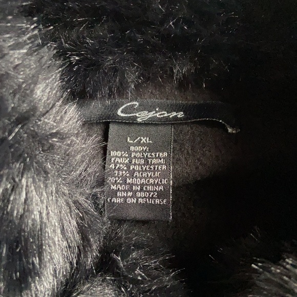 Faux fur trim black coat in great condition size large / extra large - Picture 4 of 8